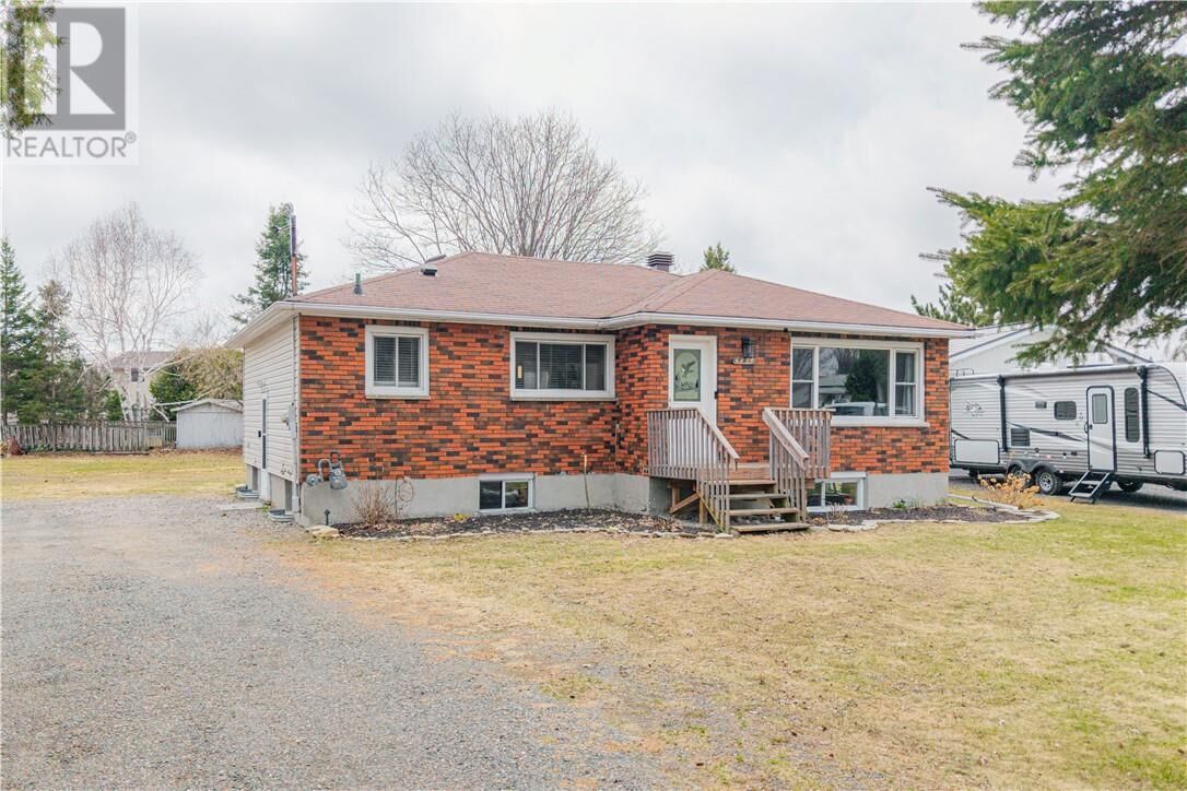 Property Photo:  4434 Shirley Avenue  ON P3P 1S8 