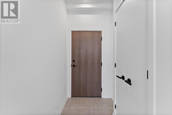 Property Photo:  55 Charles Street East 3011  ON M4Y 0J1 
