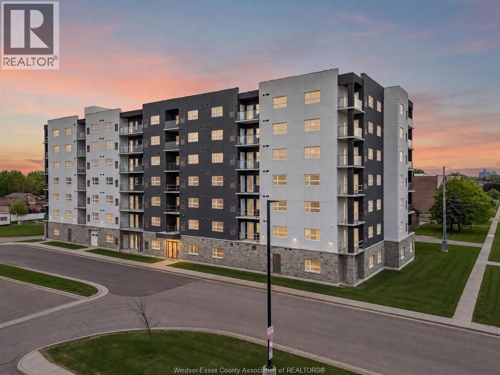 Property Photo:  8401 Wyandotte Street East 613  ON N8S 0B8 