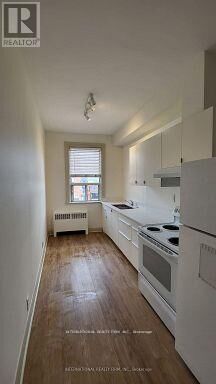Property Photo:  7 Thomas Street 2  ON L5M 1Y4 
