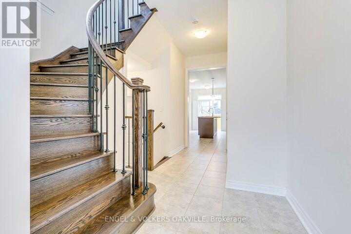 Property Photo:  353 Leadwood Gate  ON L6M 1L7 