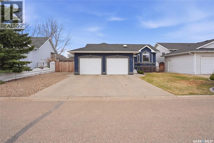 Property Photo:  131 15th Street  SK S0M 0E0 