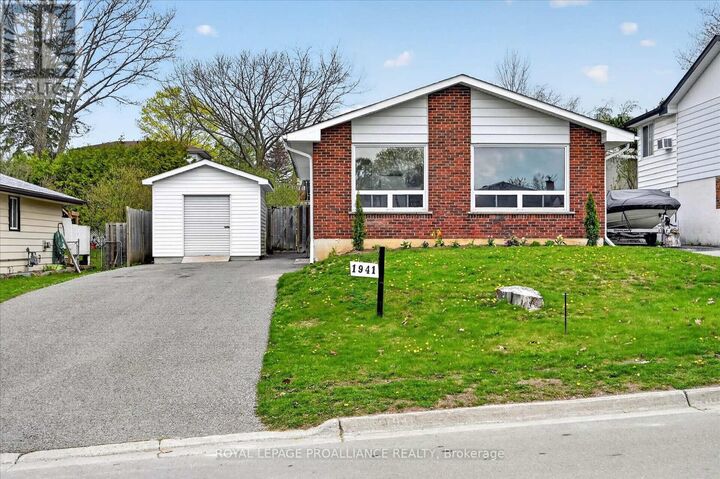 Property Photo:  1941 Croftdale Crescent  ON K9K 1J7 