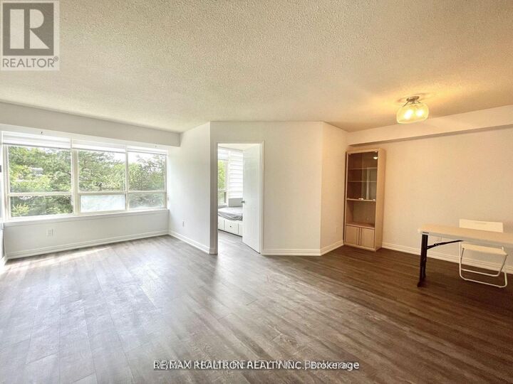 Property Photo:  5 Greystone Walk Drive 206  ON M1K 5J5 