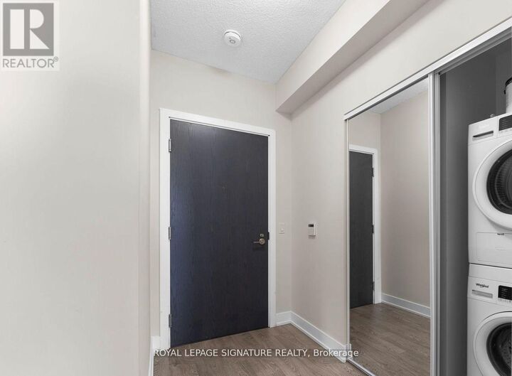 Property Photo:  7 Mabelle Avenue 3608  ON M9A 0C9 