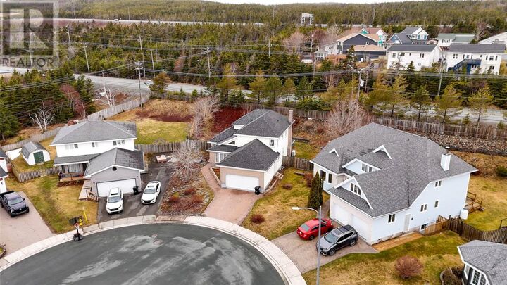 Photo de la propriété:  8 Salmonier Place  NL A1E 5V4 