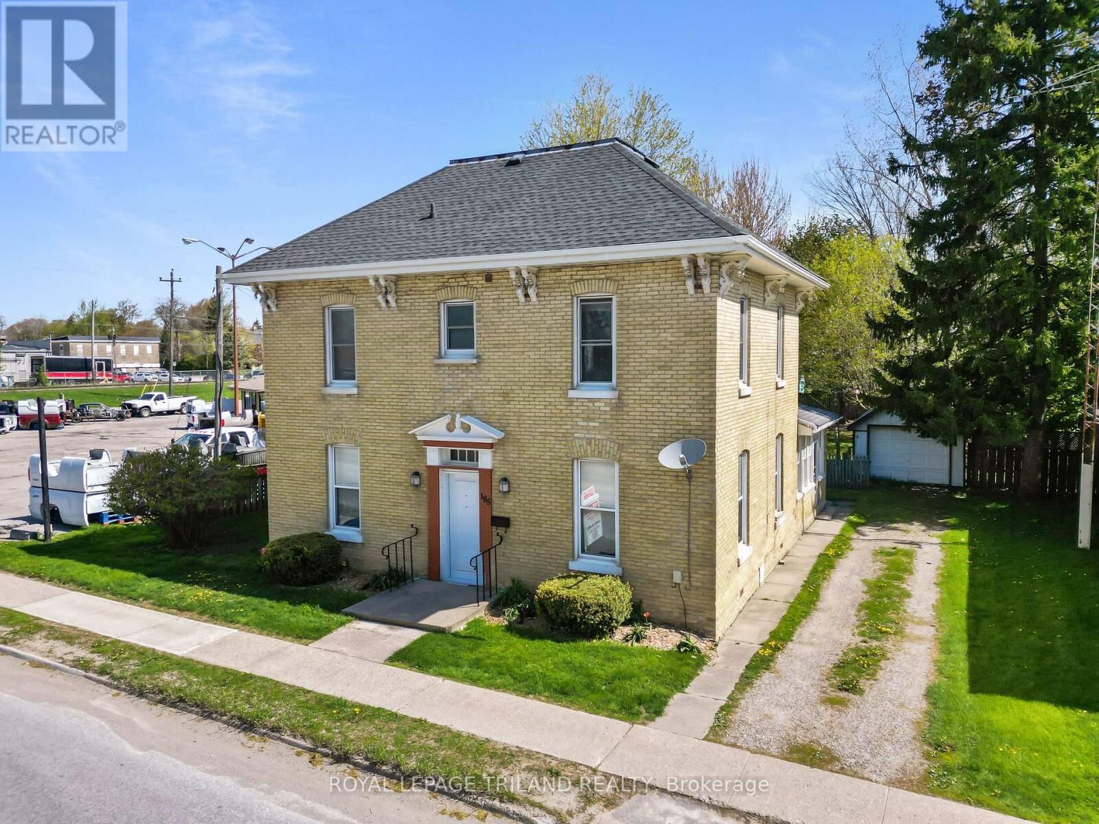 Property Photo:  185 Main Street  ON N0L 1M0 