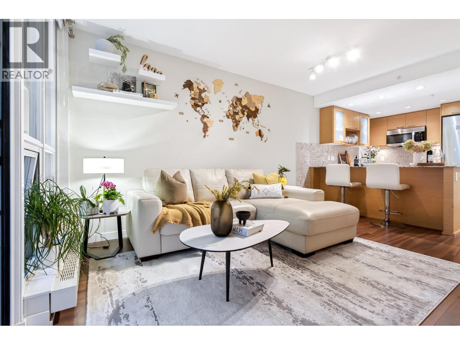 Property Photo:  135 East 17 Street 413  BC V7L 0C4 