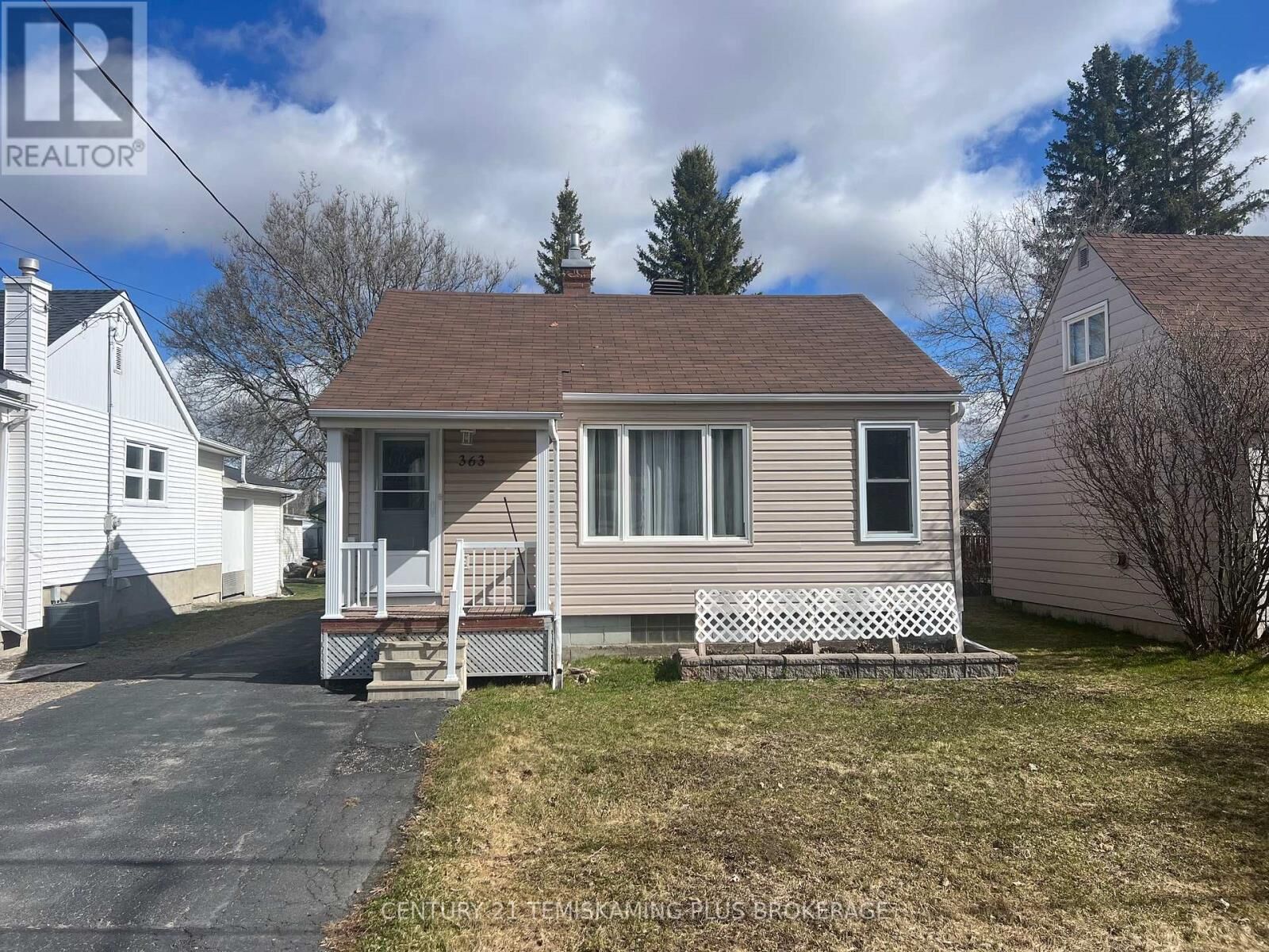 Property Photo:  363 Broadwood Avenue West  ON P0J 1P0 