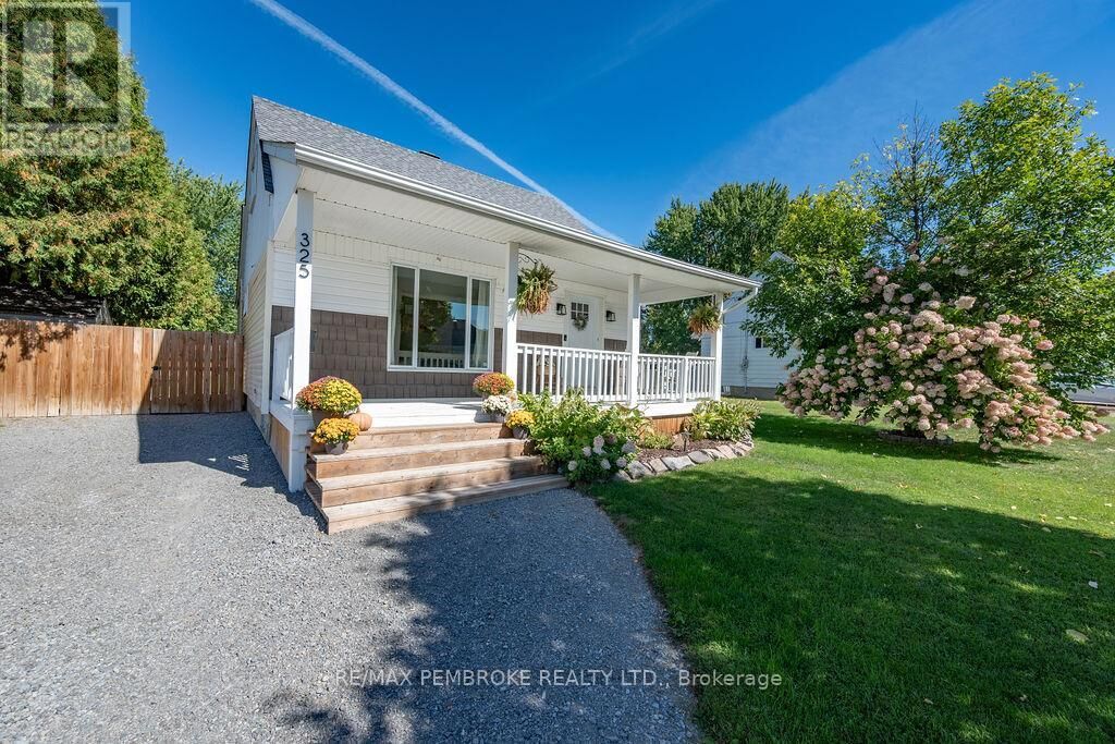 Property Photo:  325 Chamberlain Street  ON K8A 2M7 