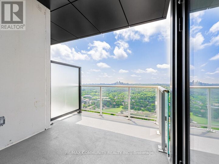 Property Photo:  50 O'Neill Road West 3210  ON M3C 0R1 