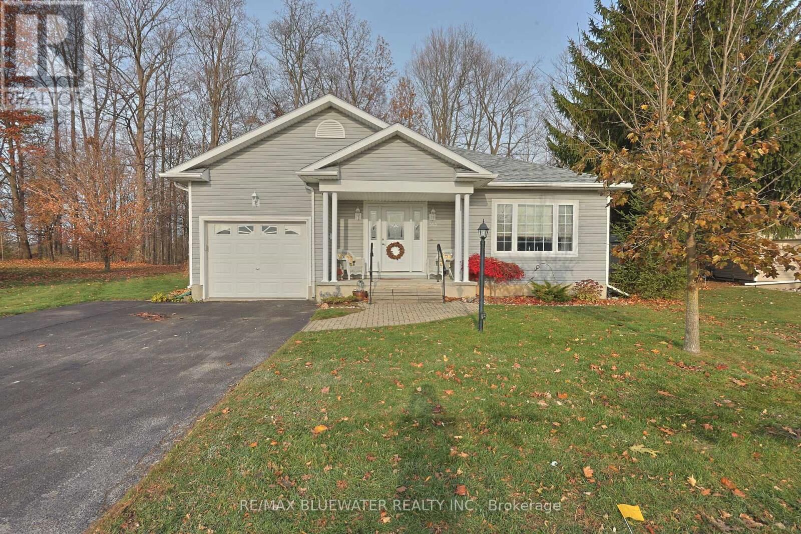 Property Photo:  363 Shannon Boulevard  ON N0M 1T0 