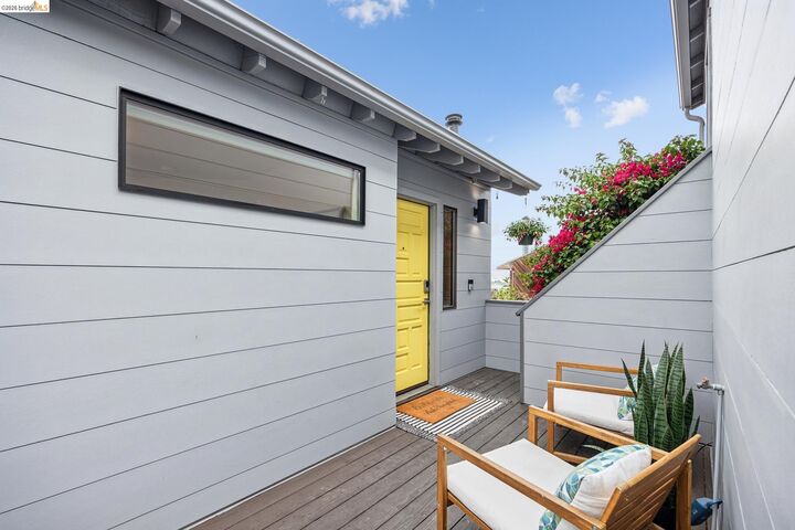 Property Photo:  862 Hillside Ave  CA 94706 