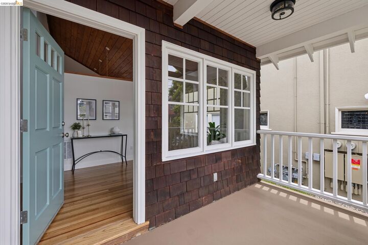 Property Photo:  5360 James Ave  CA 94618 