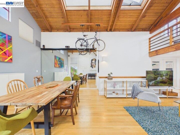 Property Photo: 2932 Filbert St 2 CA 94608