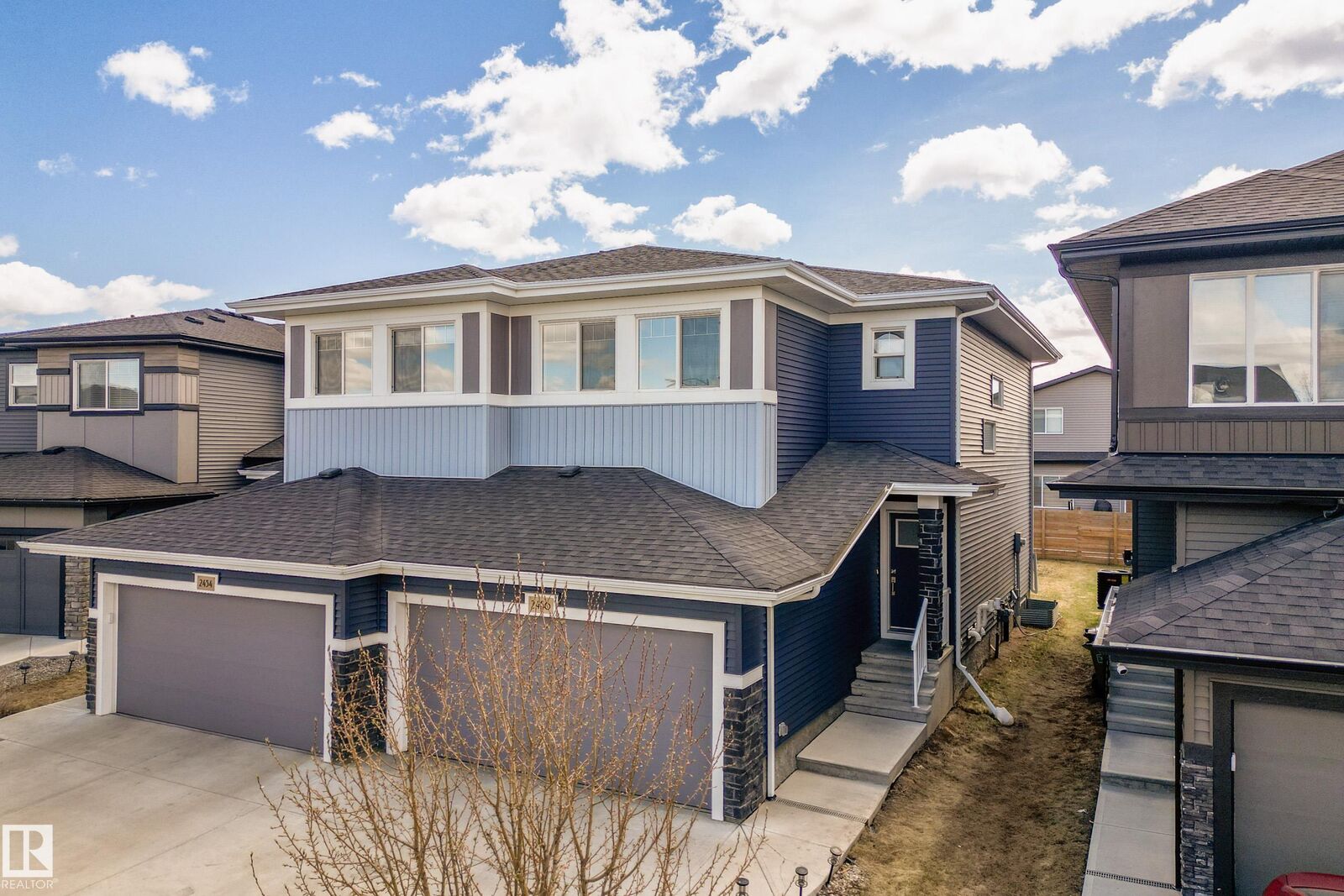 Property Photo:  2456 Kelly Circle Circle SW  AB T6W 4G2 