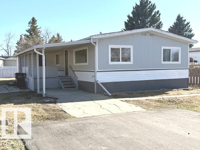 Property Photo:  67 Ridgeway Drive NW  AB T6P 1G7 