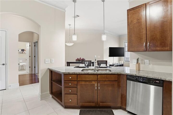 Property Photo: 3621 Vinings Slope SE 2425 GA 30339