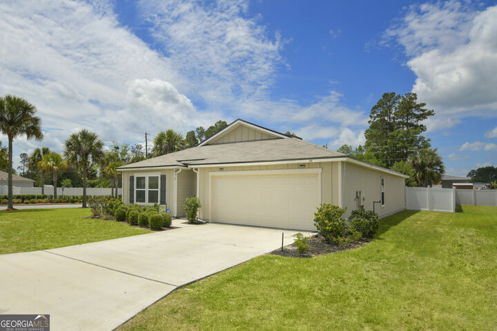 Property Photo:  100 Landing Boulevard  GA 31569 