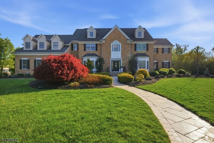 Property Photo:  2 Hillas Ln  NJ 07930 