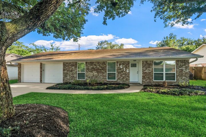 Property Photo:  1616 Alta Vista Drive  TX 77511 