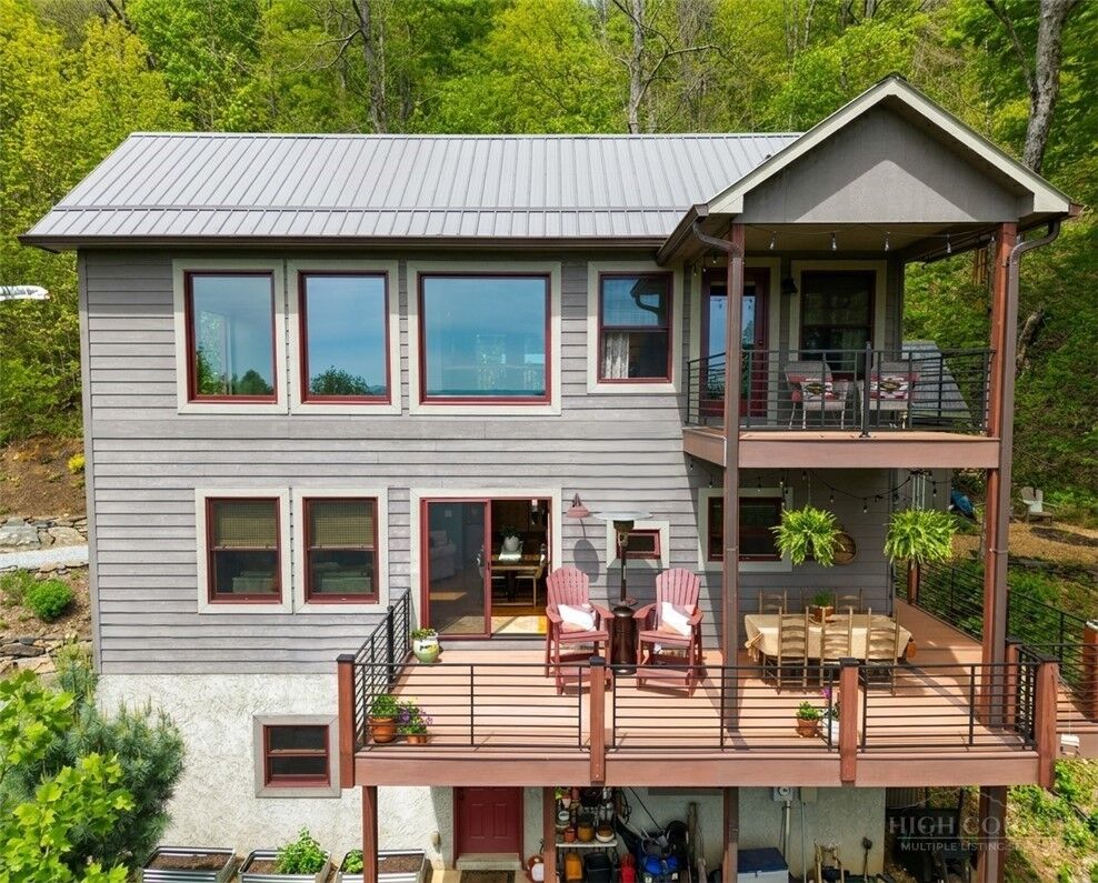 Property Photo: 692 Great Sky Drive NC 28684