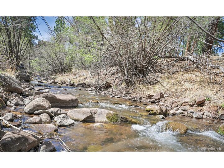 Property Photo:  