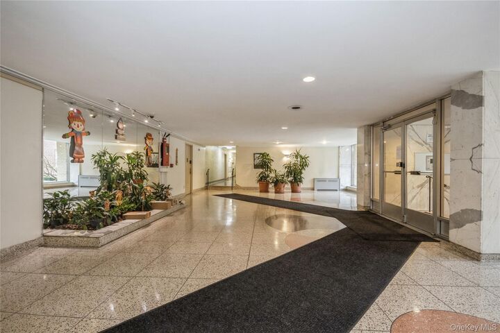 Property Photo:  4 Sadore Lane 3E  NY 10710 