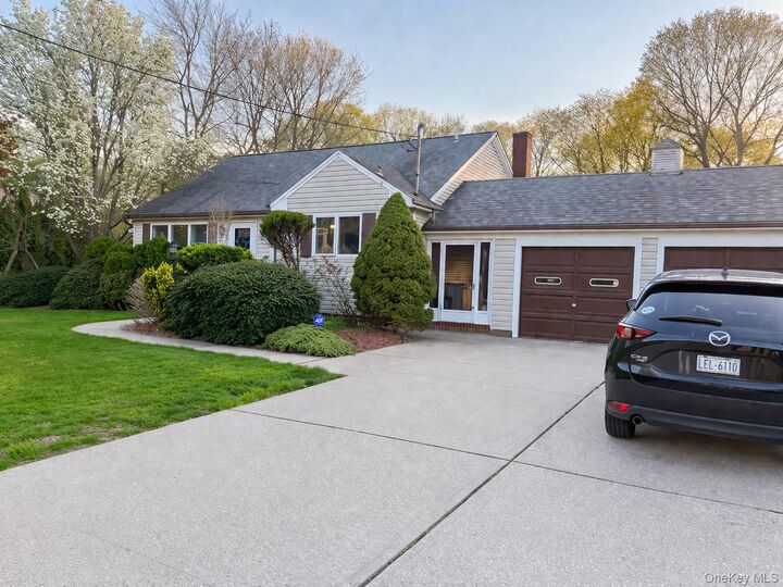 Property Photo:  370 Washington Avenue  NY 11772 