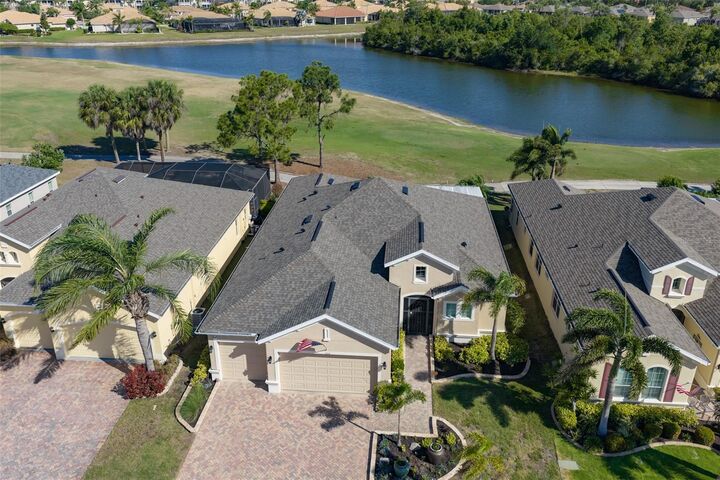 Property Photo:  1618 Emerald Dunes Drive  FL 33573 
