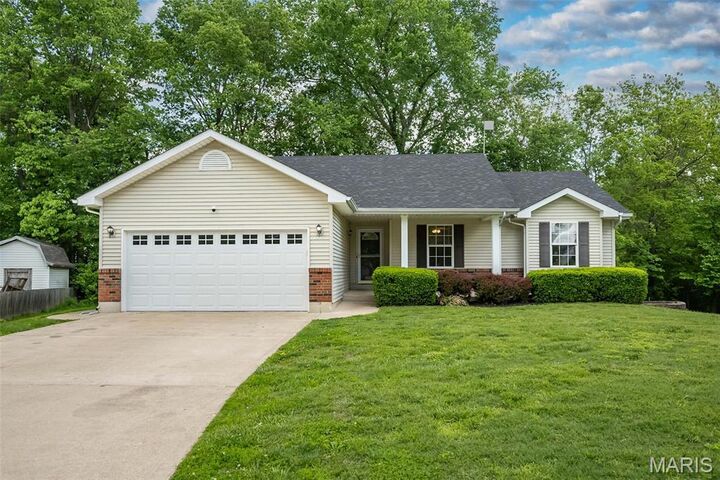 Property Photo:  344 Fourbush Court  MO 63389 