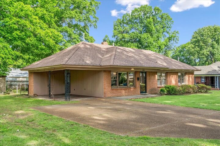 Property Photo: 293 Cecilia Dr TN 38117