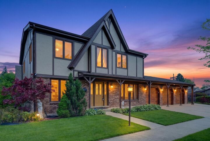 Property Photo:  1152 E Walnut Avenue  IL 60016 