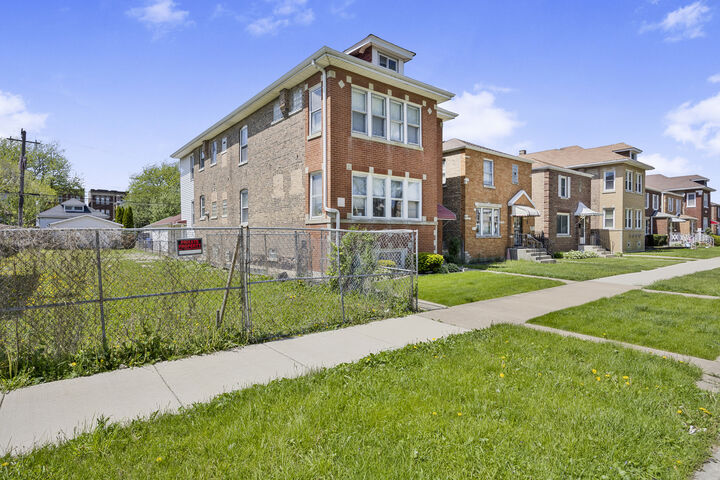 Property Photo:  4428 S Christiana Avenue  IL 60632 