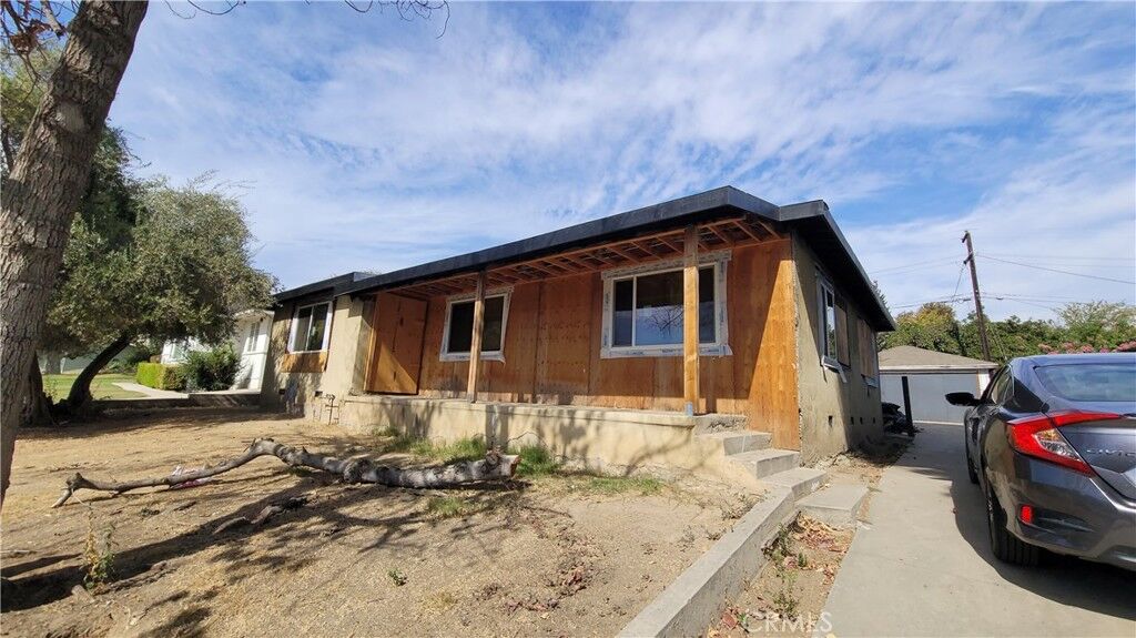 Property Photo:  2922 Hillburn Rd  CA 93306 