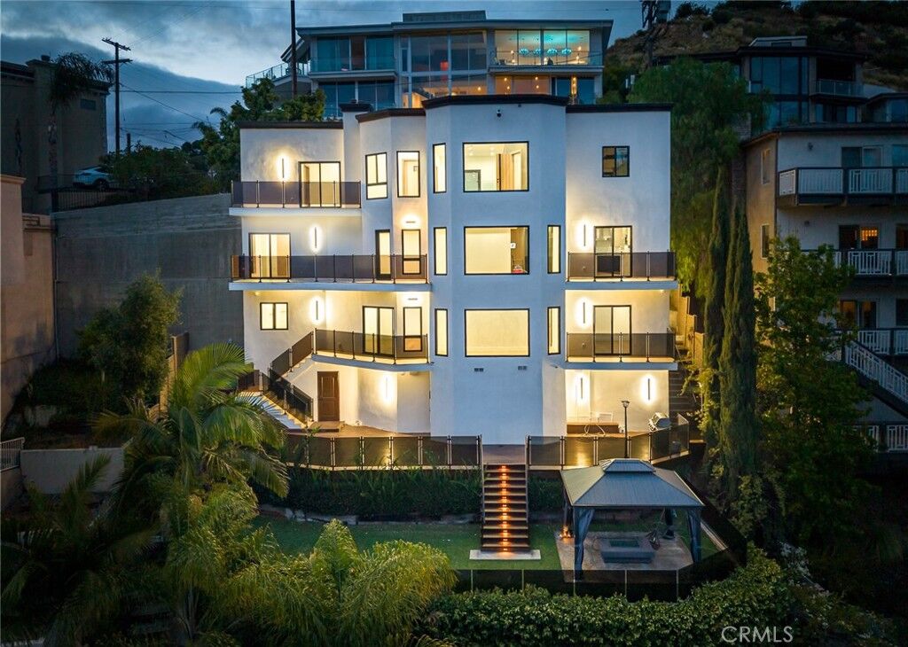 Property Photo:  6438 Georgius  CA 90068 