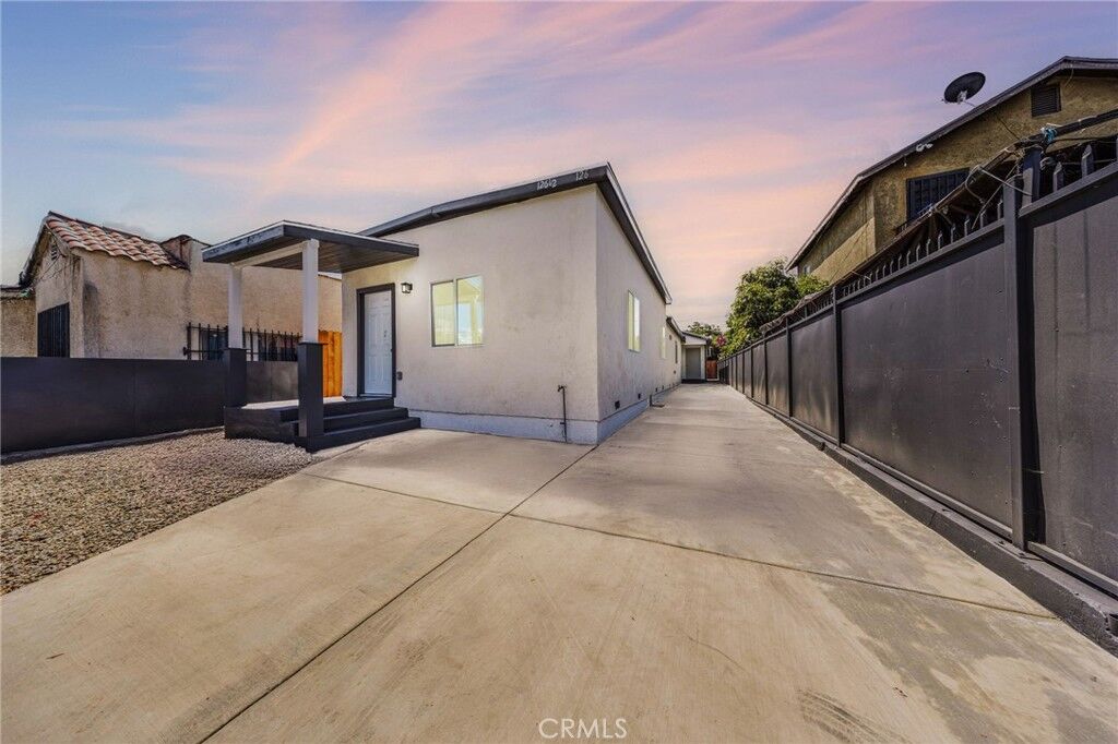 Property Photo: &126 1/2 W Century Boulevard CA 90003