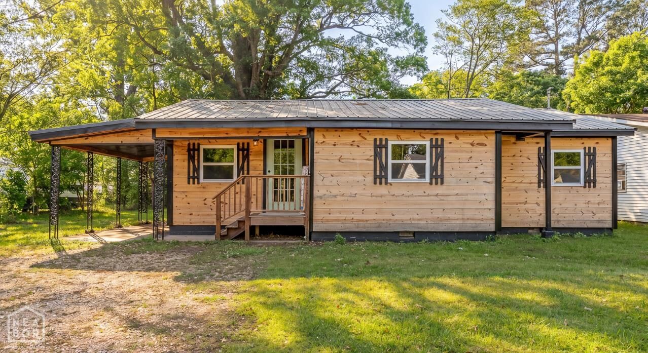 Property Photo:  206 W Pearl Street  AR 72450 