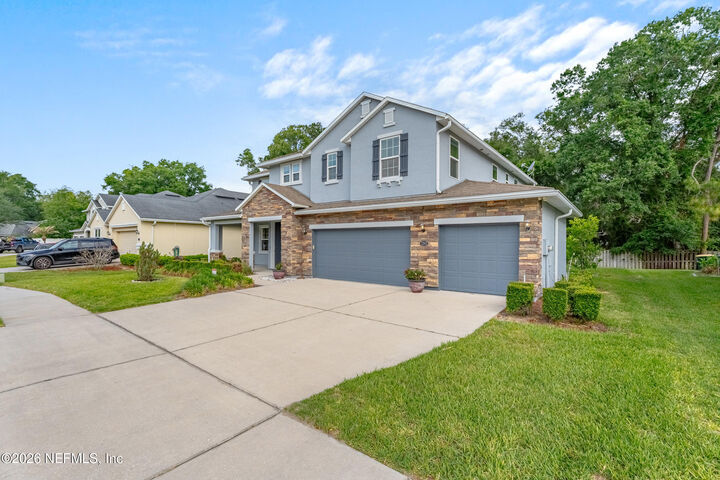 Property Photo: 12513 Westberry Manor Drive FL 32223