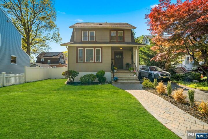 Property Photo:  174 Morris Avenue  NJ 07631 