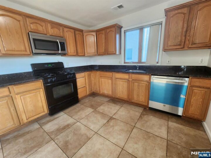 Property Photo:  226 Newark Avenue 2  NJ 07071 