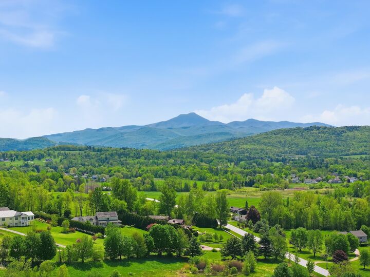 Property Photo:  351 Ledgewood Drive  VT 05495 