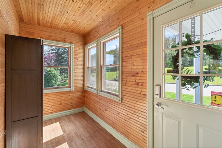 Property Photo:  512 Broadway Street S  MN 55352 