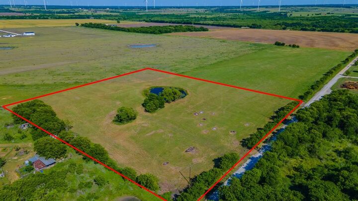 Property Photo:  958 County Road 3254  TX 76673 