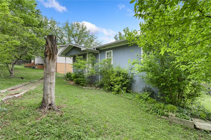 Property Photo:  513 S Ash Street  AR 72601 