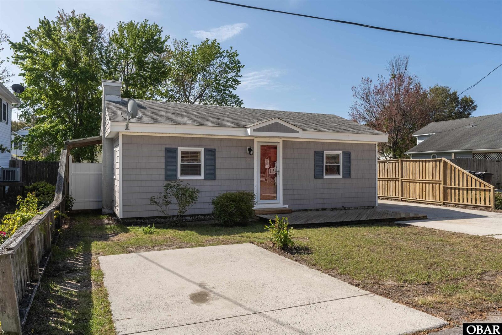 Property Photo:  905 W Avalon Drive  NC 27948 