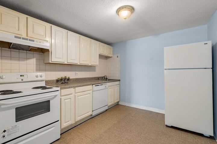Property Photo:  71 Oxford Ave A  MA 02138 