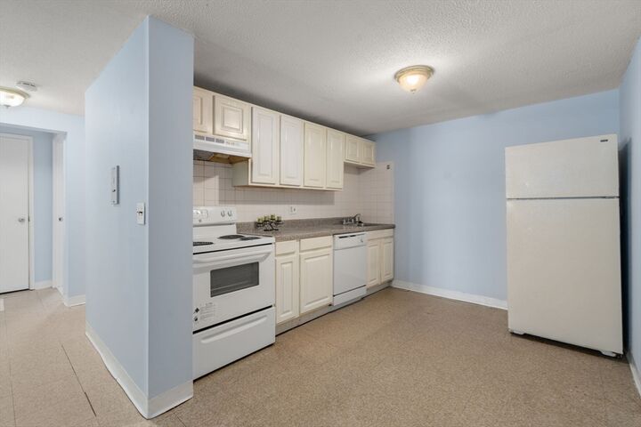 Property Photo:  71 Oxford Ave A  MA 02138 
