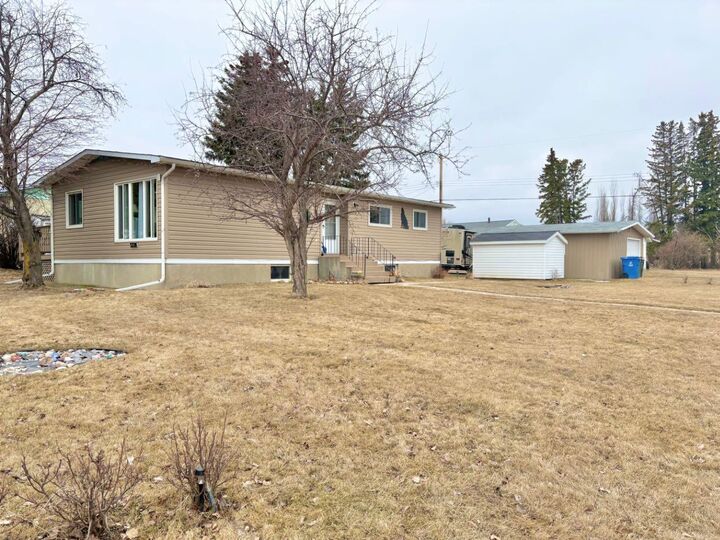 Property Photo:  5336 52 Street Close  AB T4T 1G9 