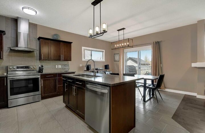 Property Photo:  8621 88B Street  AB T8X 0P4 